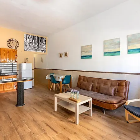 Salinetas Blue Surf House