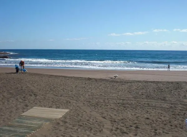 아파트 Salinetas Blue Surf House 텔데