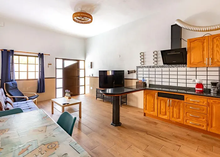 아파트 Salinetas Blue Surf House 텔데